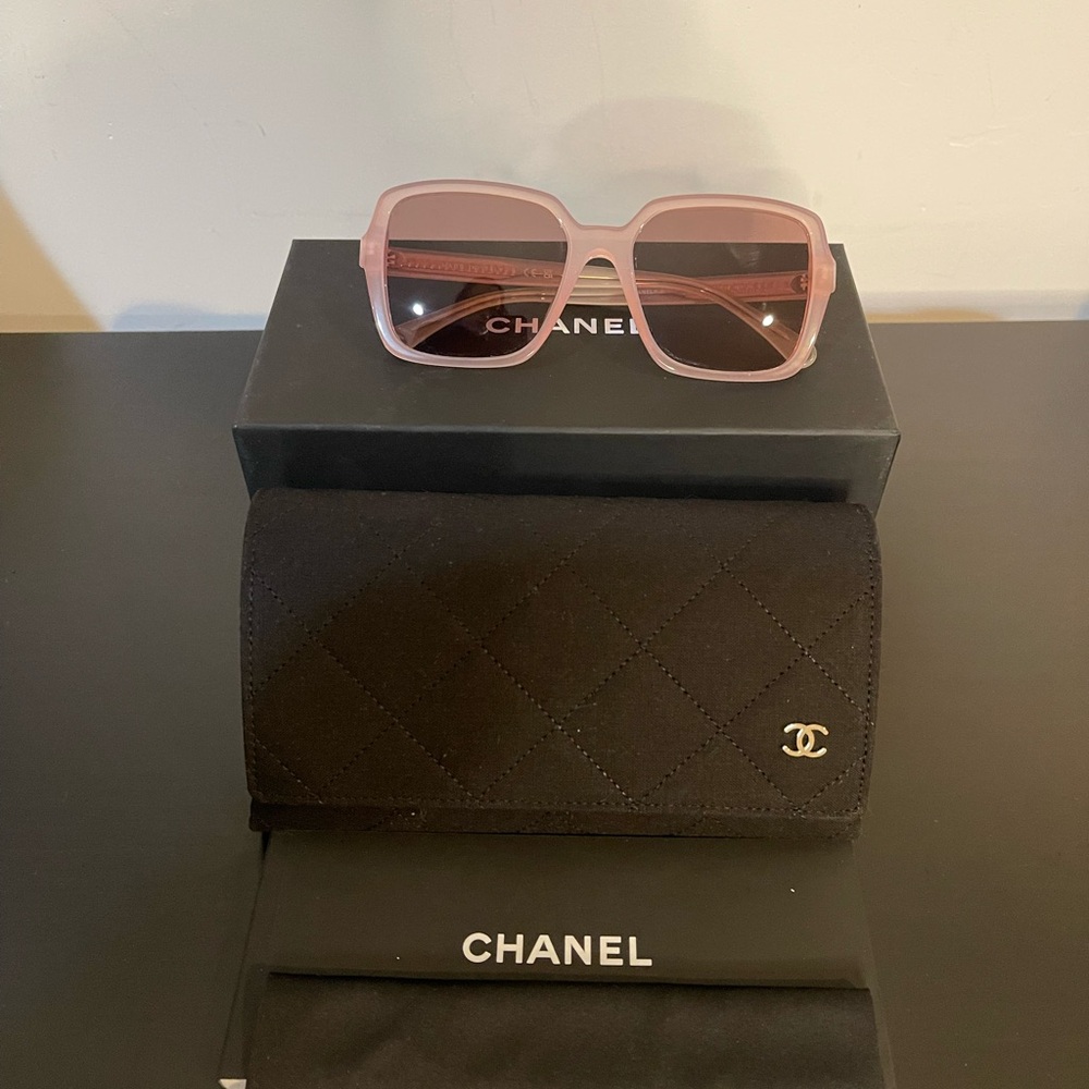 SOLD NWT Chanel Pink 💕 Sunglasses with Case & Box
